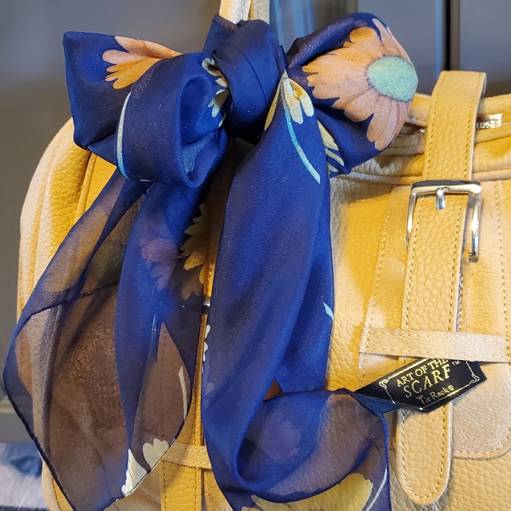 Tie Rack Art Of The Scarf Gem